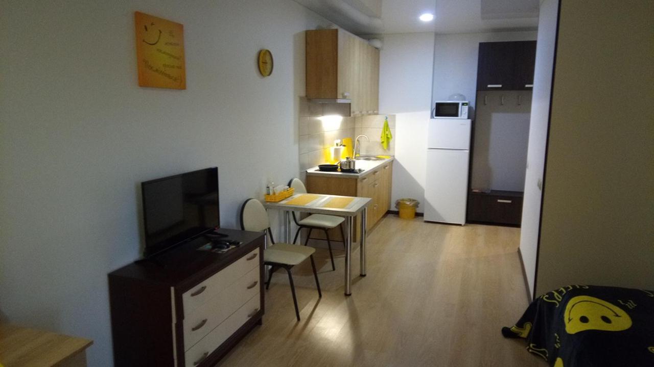 Positive Smile Studio Apartment In The Colorful Comfort Town Residental Complex. Kt-06. Kiev Dış mekan fotoğraf