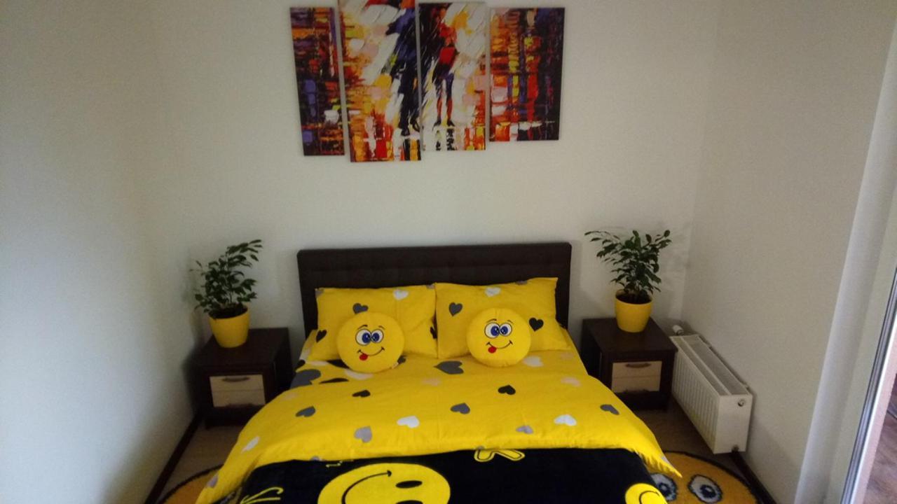 Positive Smile Studio Apartment In The Colorful Comfort Town Residental Complex. Kt-06. Kiev Dış mekan fotoğraf