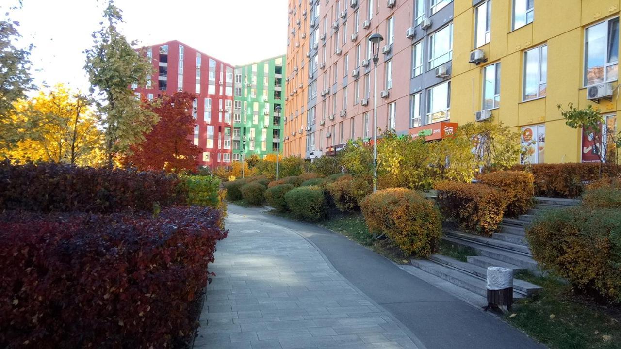 Positive Smile Studio Apartment In The Colorful Comfort Town Residental Complex. Kt-06. Kiev Dış mekan fotoğraf