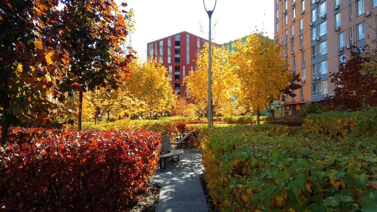 Positive Smile Studio Apartment In The Colorful Comfort Town Residental Complex. Kt-06. Kiev Dış mekan fotoğraf